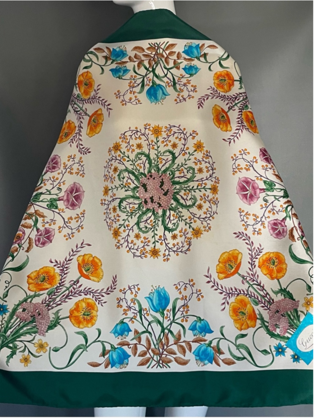 Vintage Gucci V Accornero Silk Scarf 34 In Good Condition